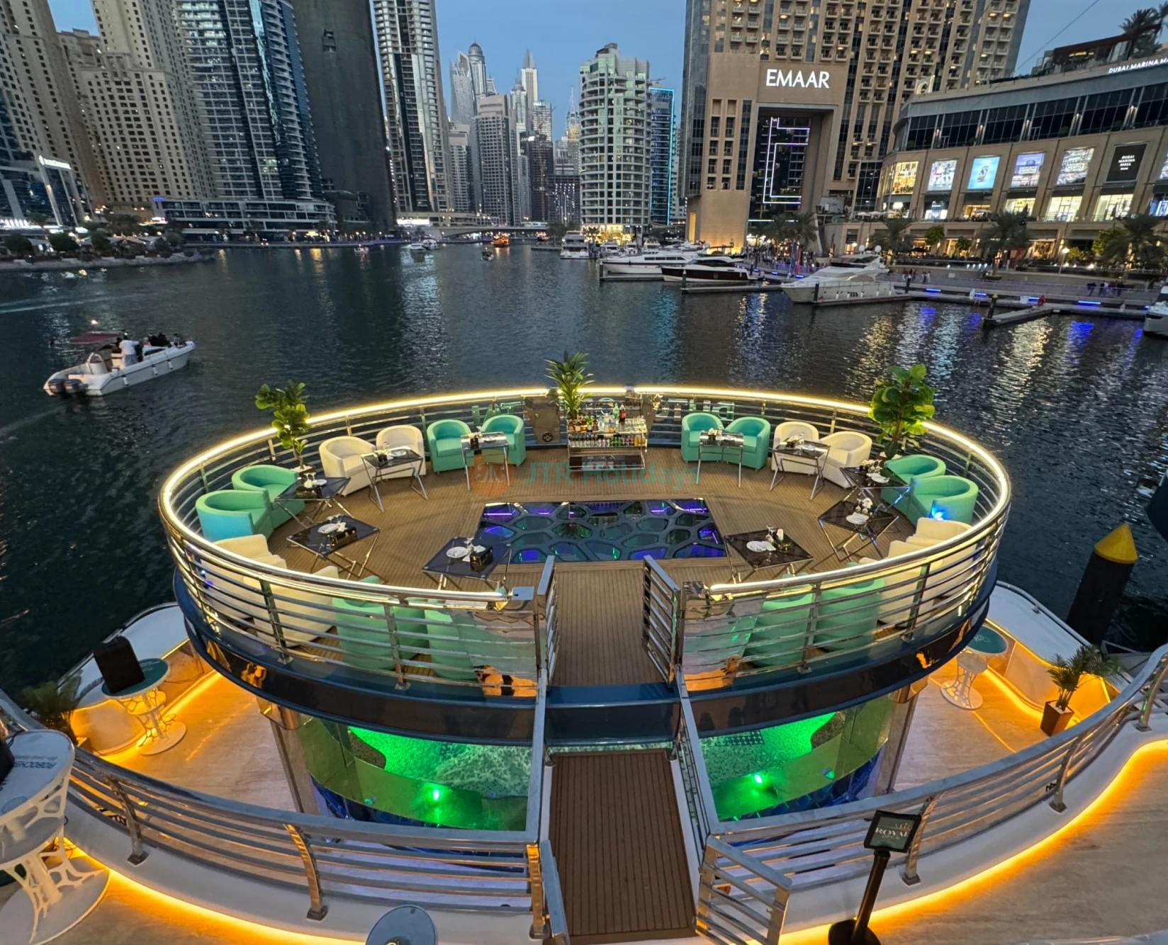 2-Mega-Yacht-min-thumb