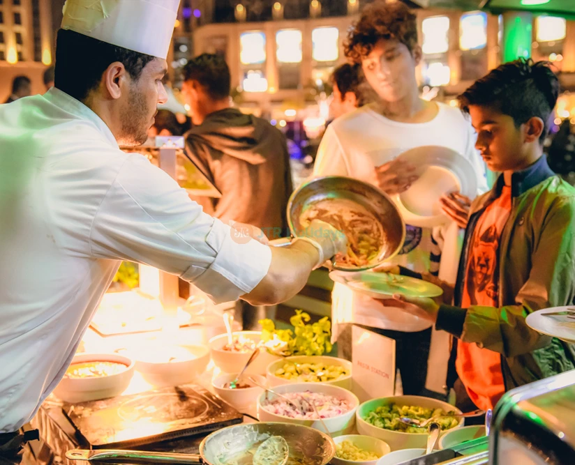 mega-yacht-dinner-cruise2-thumb